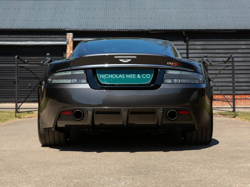 Image 36/50 of Aston Martin DBS (2012)