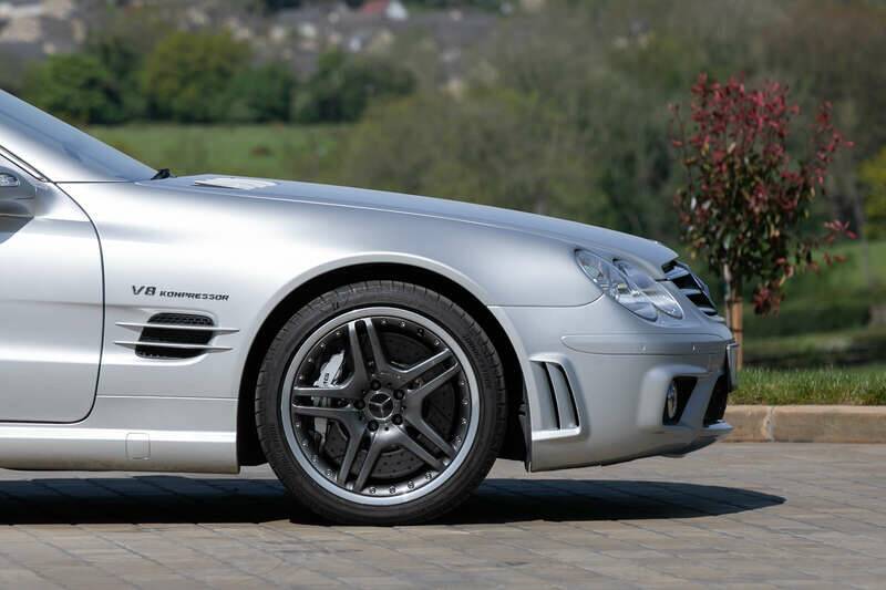 Image 39/40 de Mercedes-Benz SL 55 AMG (2007)