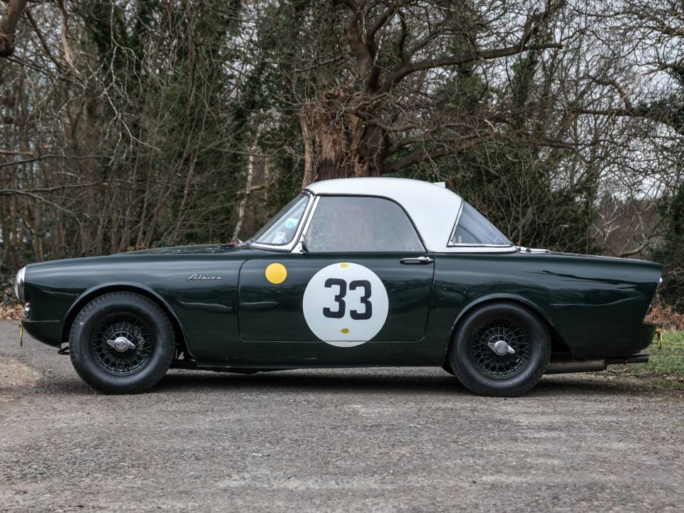 Image 2/50 of Sunbeam Alpine &quot;Le Mans&quot; (1962)