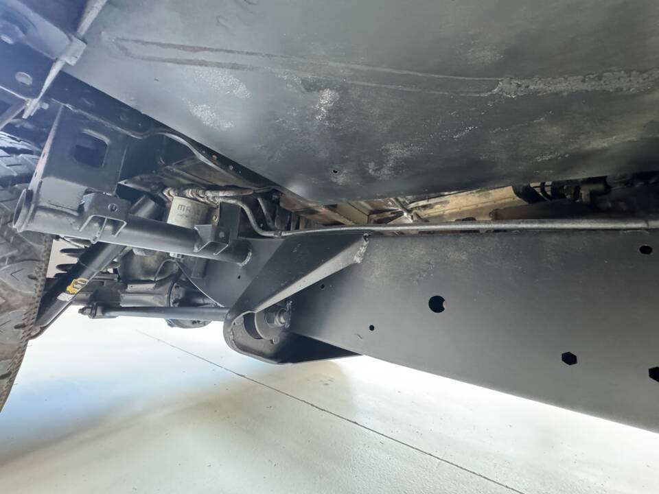 Bild 49/61 von Land Rover Defender 90 Td5 (2000)