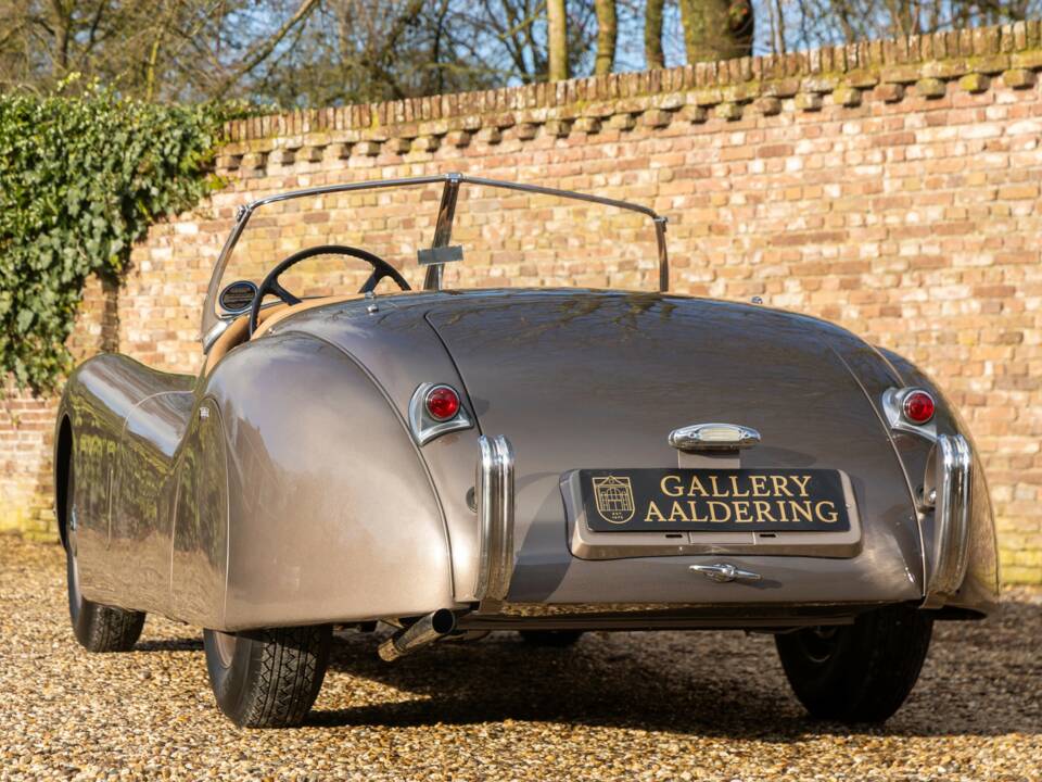 Image 34/50 of Jaguar XK 120 OTS (1952)