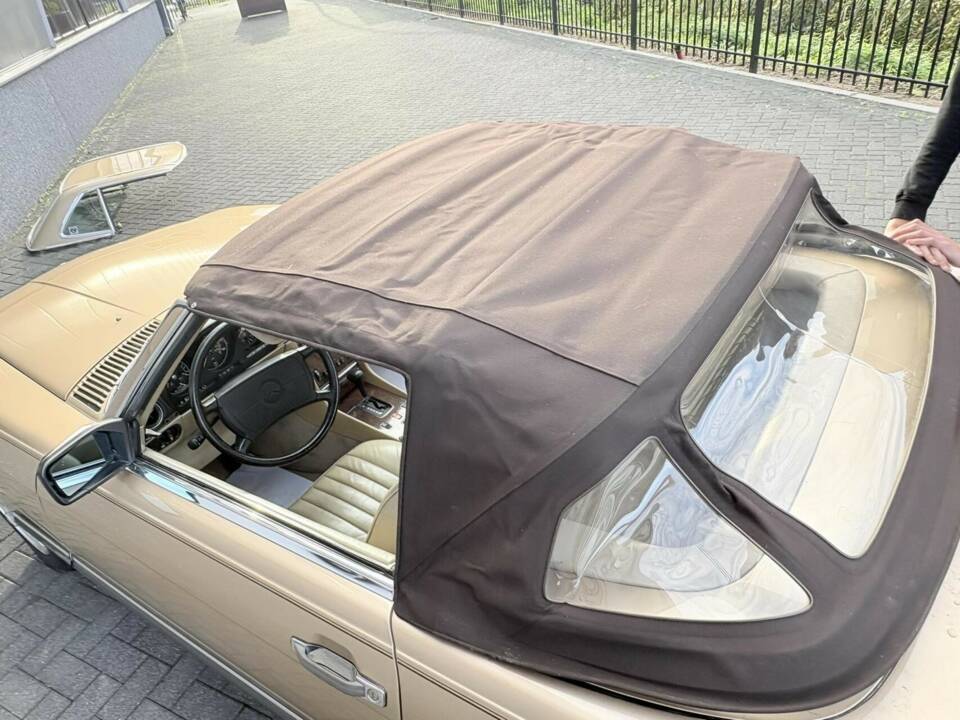 Image 19/50 of Mercedes-Benz 560 SL (1987)