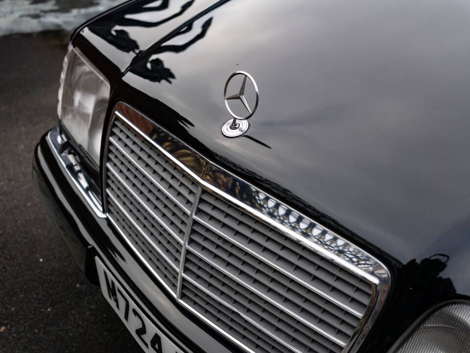 Bild 25/42 von Mercedes-Benz E 320 (1995)