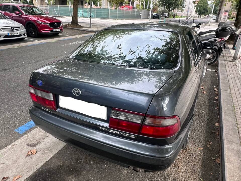 Bild 23/26 von Toyota Carina (1993)