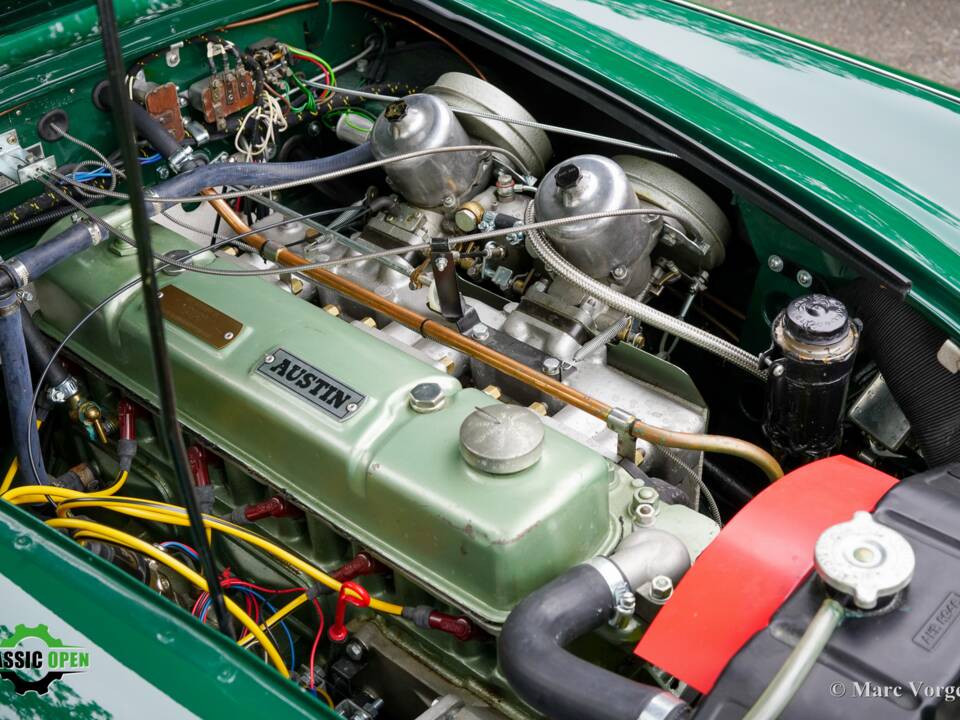 Image 22/59 of Austin-Healey 100&#x2F;6 (BN6) (1958)