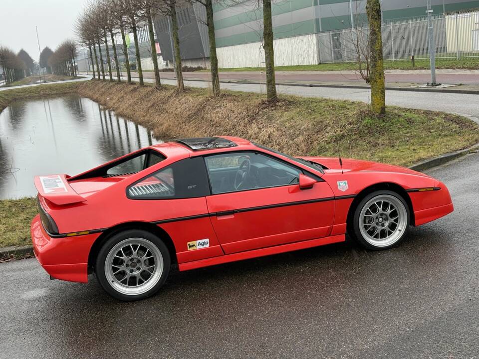 Image 27/31 de Pontiac Fiero GT (1987)