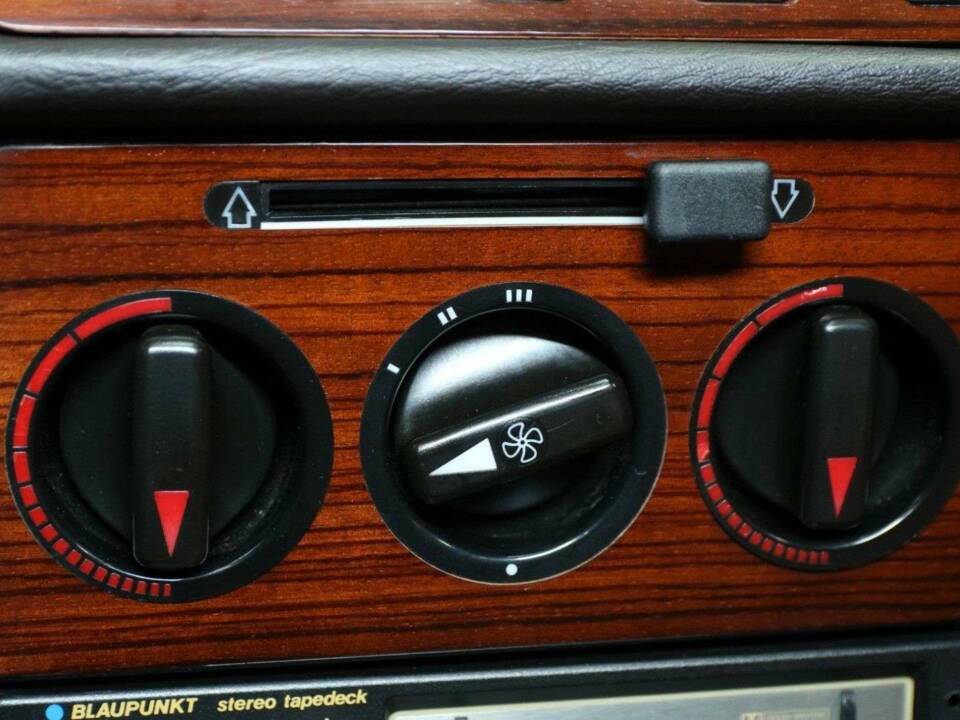 Image 20/50 of Mercedes-Benz 280 CE (1980)