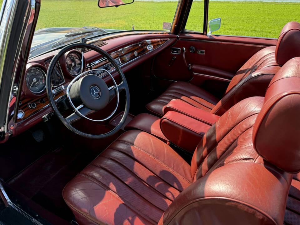 Bild 45/73 von Mercedes-Benz 280 SE 3,5 (1970)