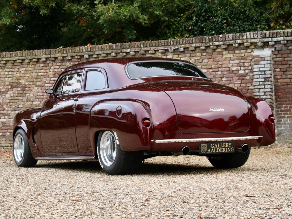 Image 2/50 of Plymouth Special Deluxe (1950)