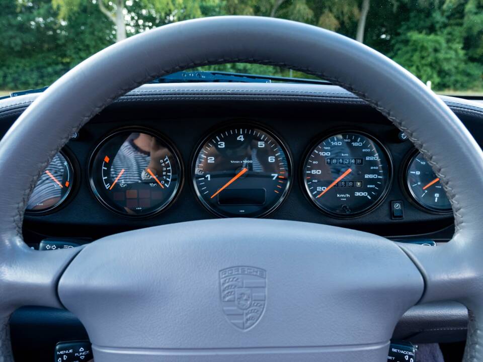 Image 20/35 de Porsche 911 Carrera (1995)