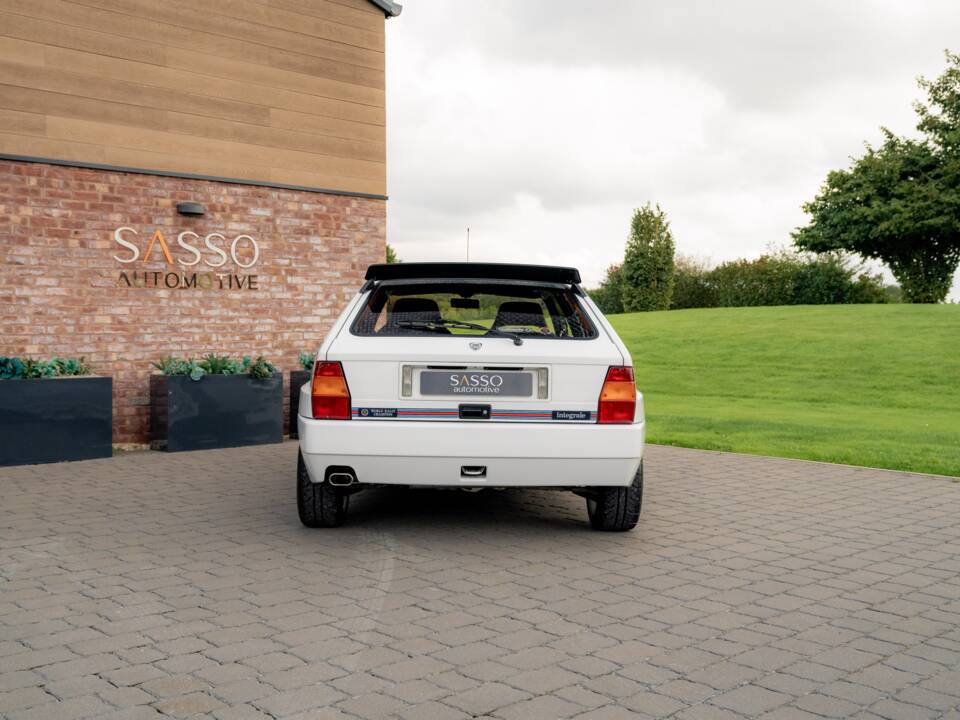 Imagen 69/96 de Lancia Delta HF Integrale Evoluzione I "Martini 5" (1992)