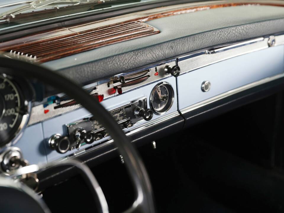 Immagine 19/40 di Mercedes-Benz 230 SL (1966)