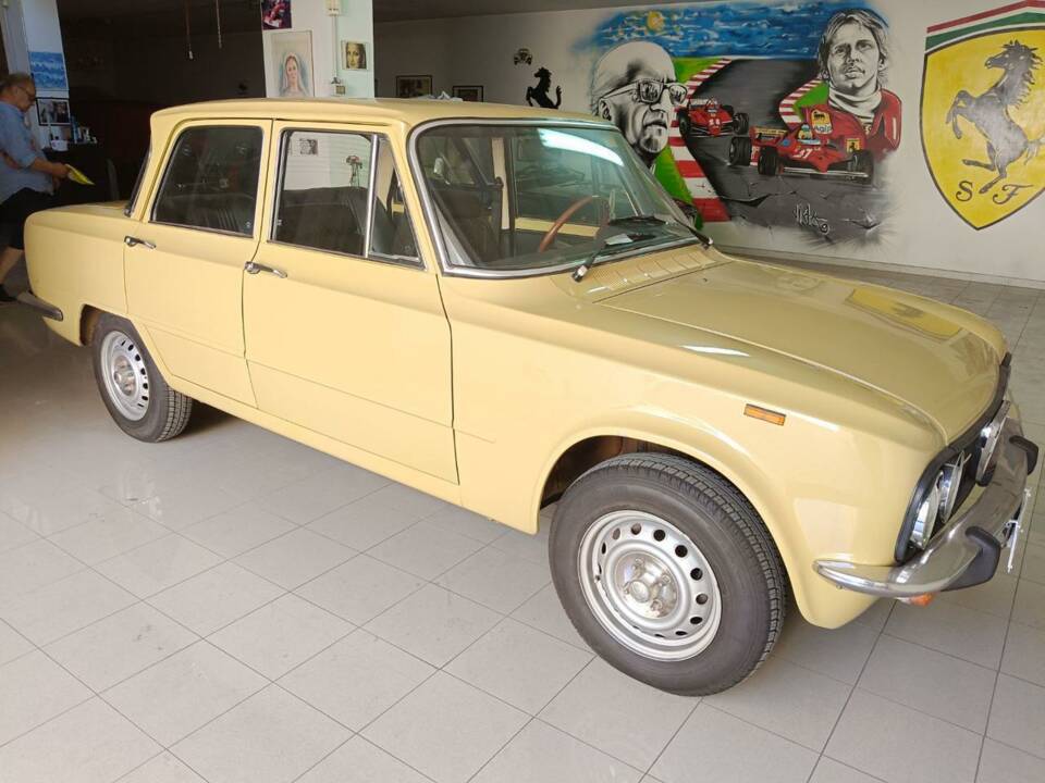 Image 9/26 de Alfa Romeo Giulia Nuova Super 1300 (1975)