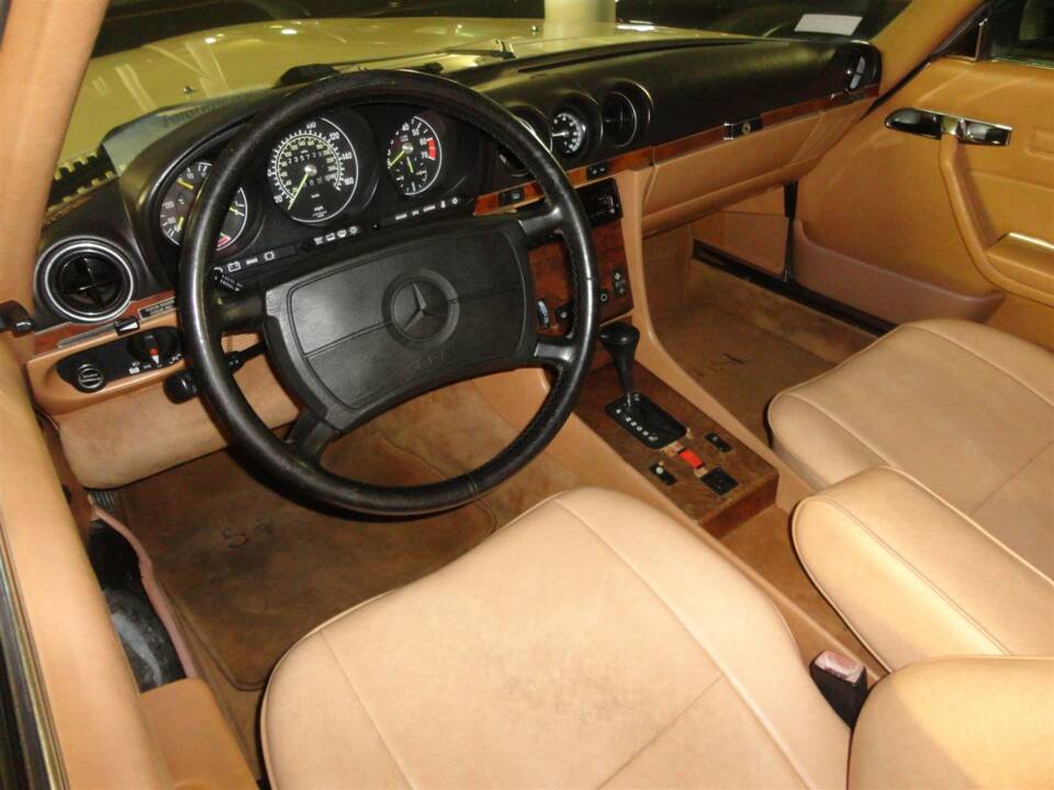 Image 9/26 of Mercedes-Benz 560 SL (1987)