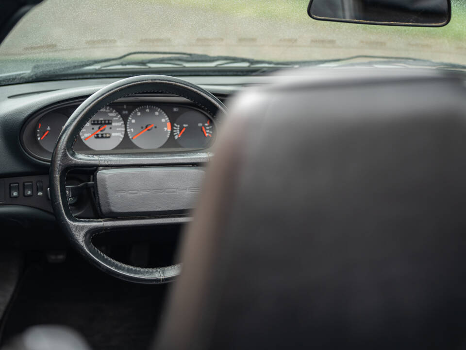 Image 31/42 de Porsche 944 S2 (1991)