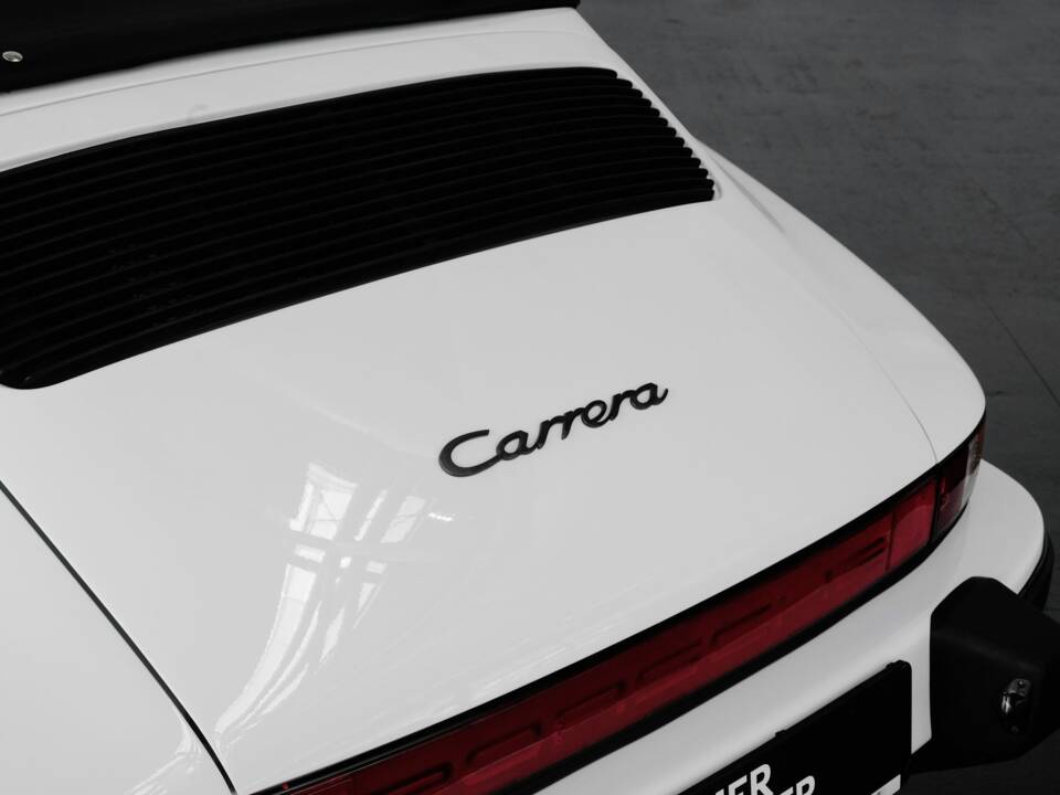 Image 44/46 de Porsche 911 Carrera 3.2 (1984)