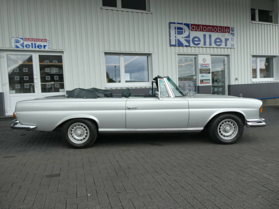 Image 8/31 of Mercedes-Benz 280 SE 3,5 (1970)