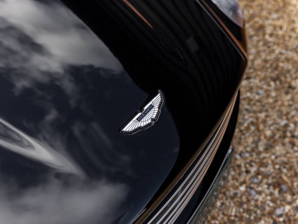 Image 8/77 of Aston Martin DBS (2009)
