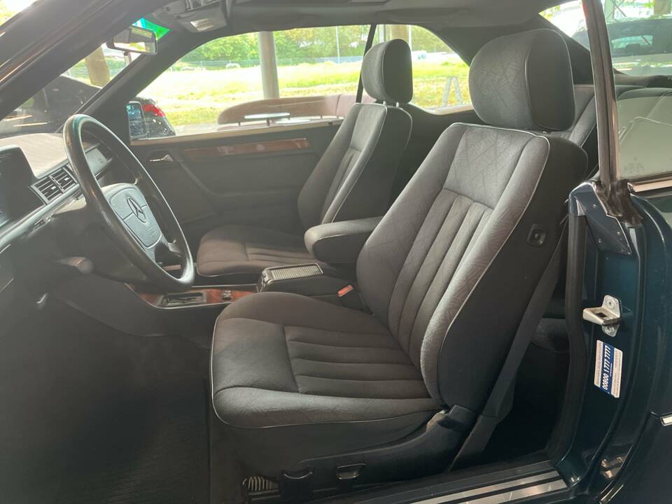 Bild 5/21 von Mercedes-Benz E 200 (1996)