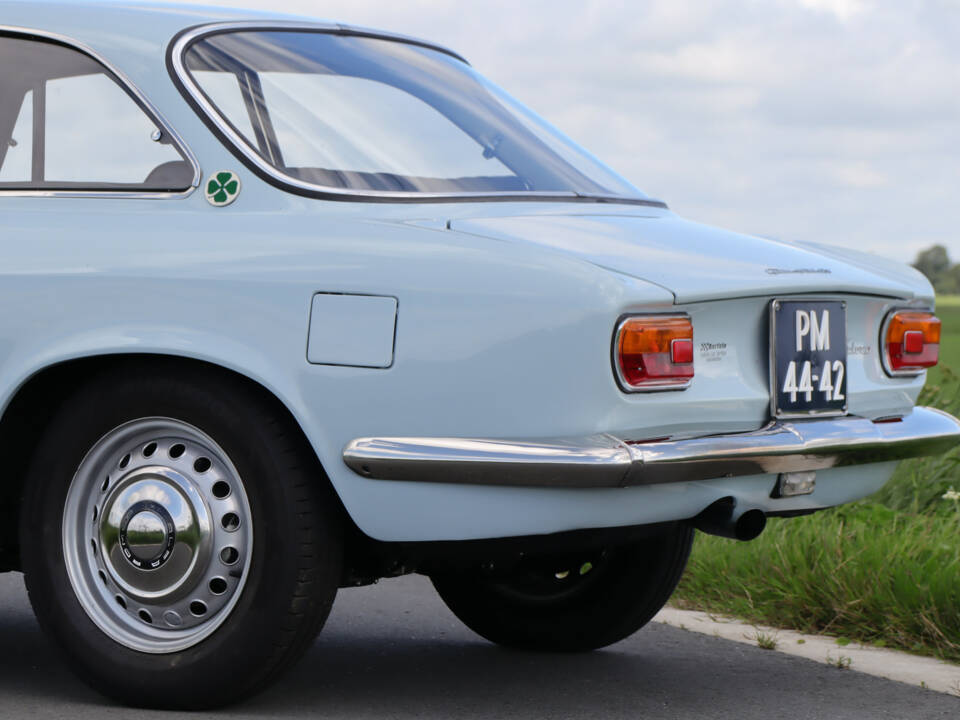 Immagine 24/50 di Alfa Romeo Giulia 1600 Sprint GT Veloce (1967)