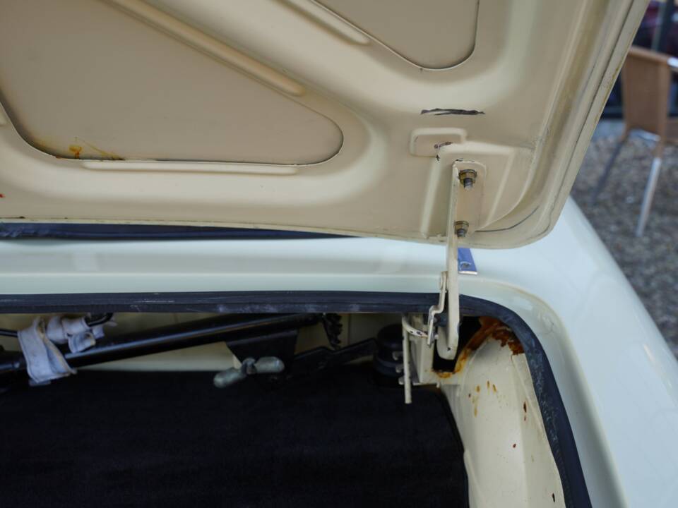 Image 47/50 de Alfa Romeo 1600 Spider Duetto (1967)