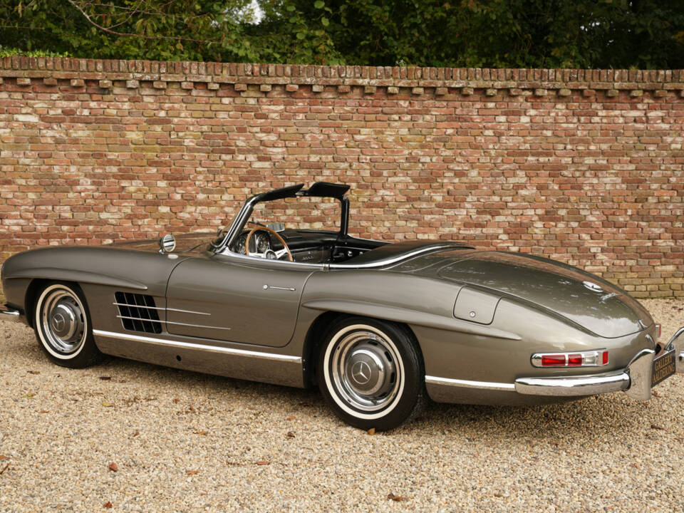 Image 24/50 de Mercedes-Benz 300 SL Roadster (1962)