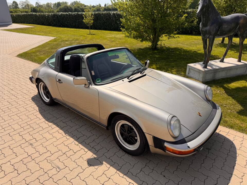 Image 5/88 of Porsche 911 Carrera 3.2 (1985)