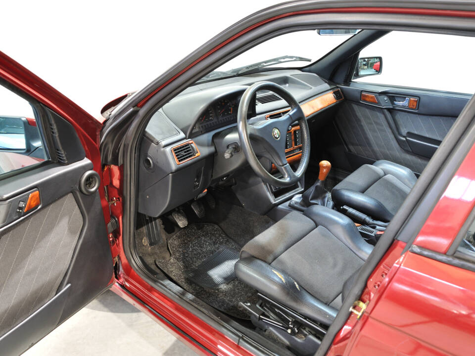 Image 14/27 de Alfa Romeo 155 1.8 Twin Spark (1996)