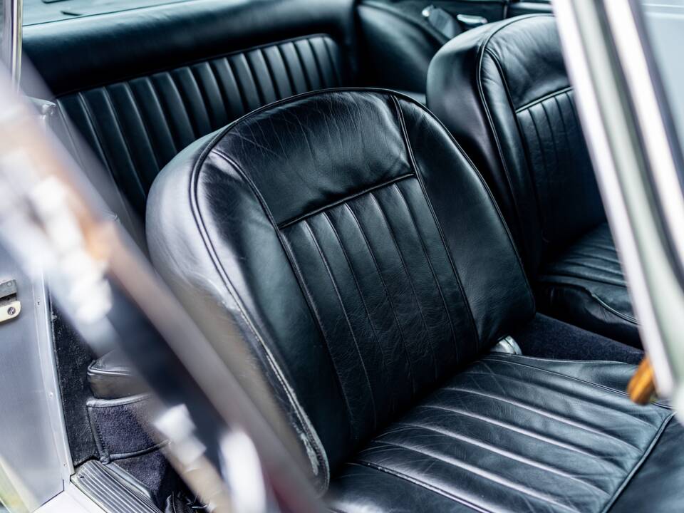 Image 31/50 de Aston Martin DB 4 (1960)