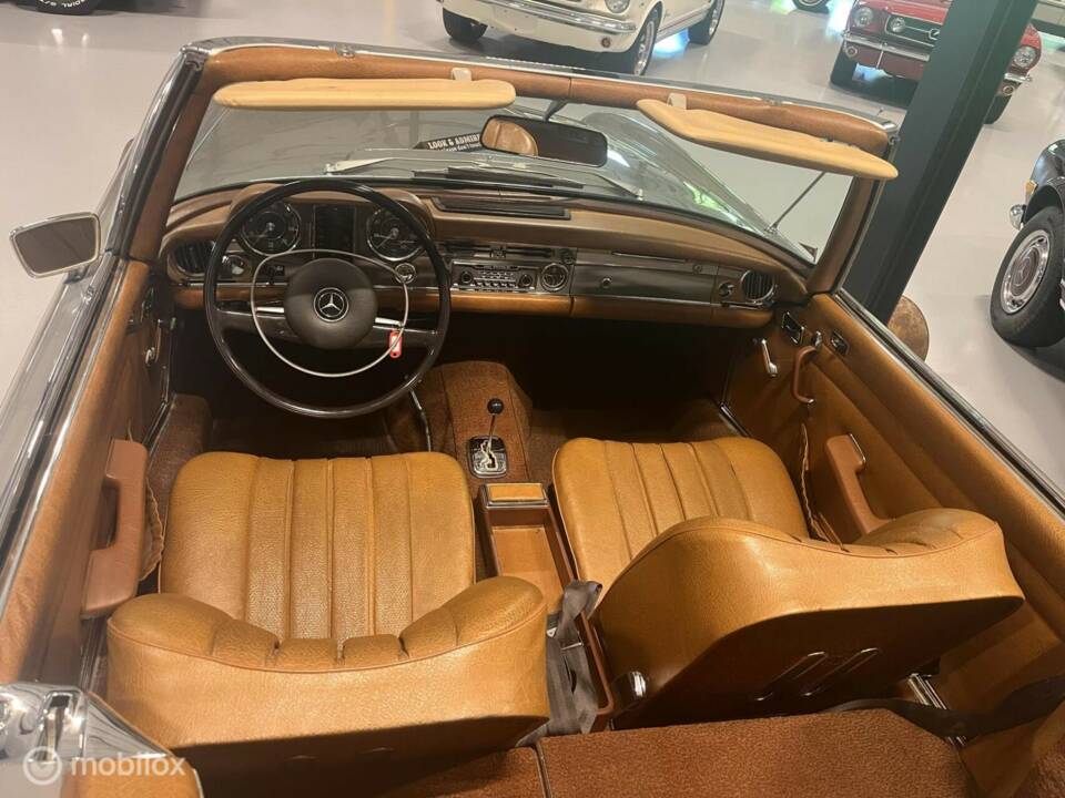 Immagine 26/33 di Mercedes-Benz 280 SL (1968)