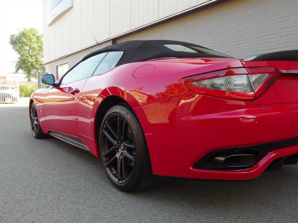 Image 30/99 of Maserati GranCabrio Sport (2015)