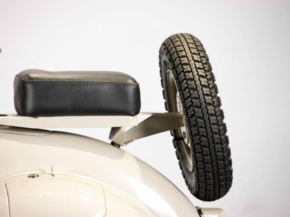 Bild 17/50 von Piaggio Vespa 150 "Struzzo" VL (1955)