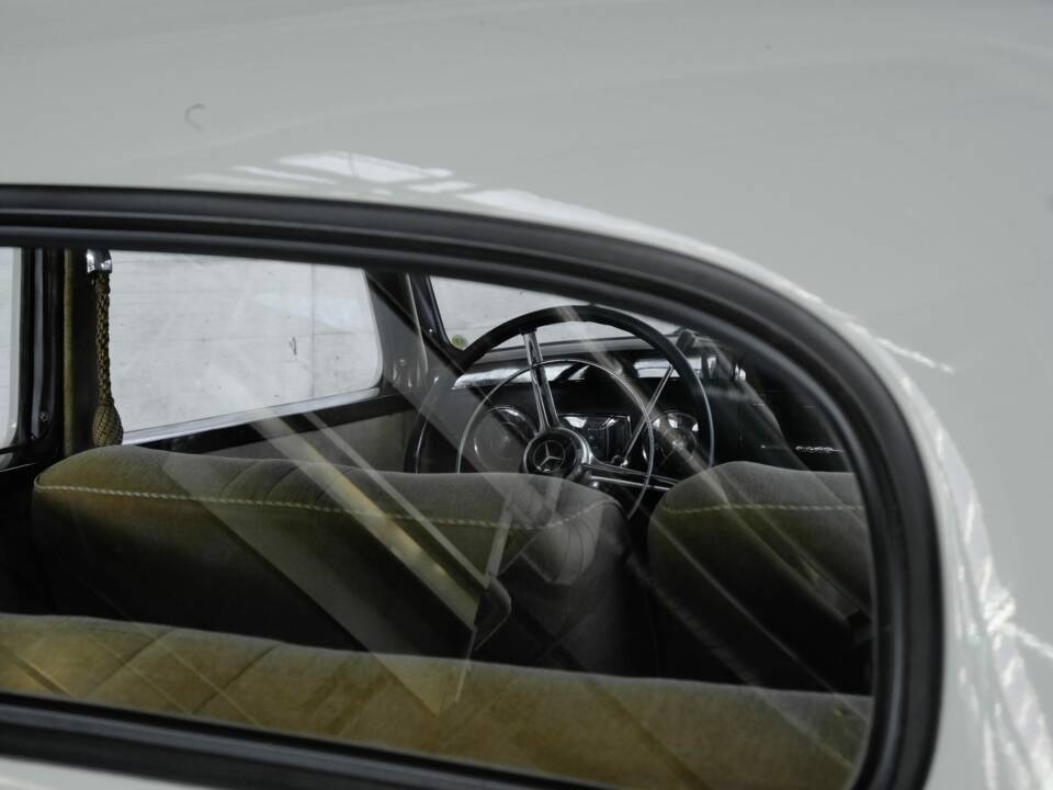 Image 20/45 of Mercedes-Benz 170 DS (1953)