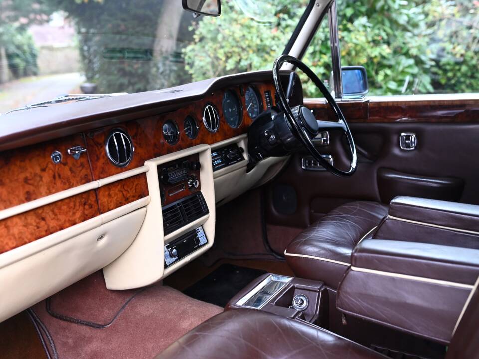 Image 7/20 de Rolls-Royce Silver Shadow II (1978)