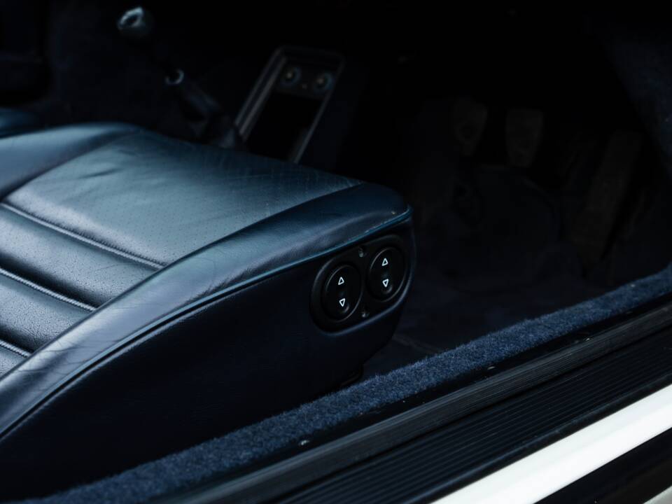 Bild 33/48 von Porsche 911 Speedster 3.2 (1989)