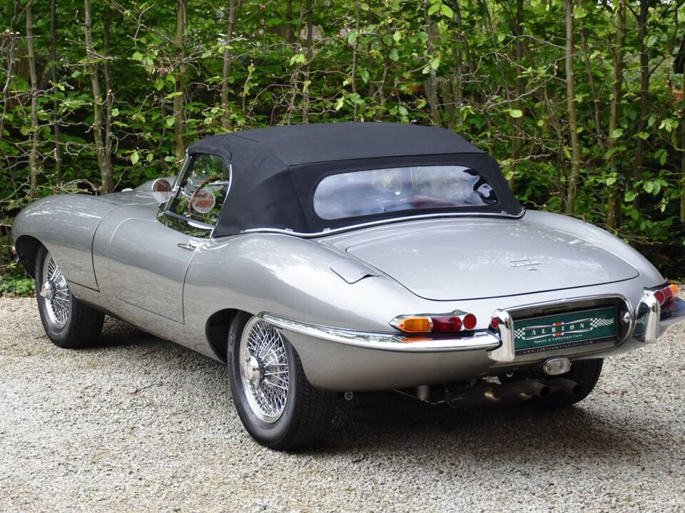 Imagen 7/38 de Jaguar E-Type 4.2 (1965)
