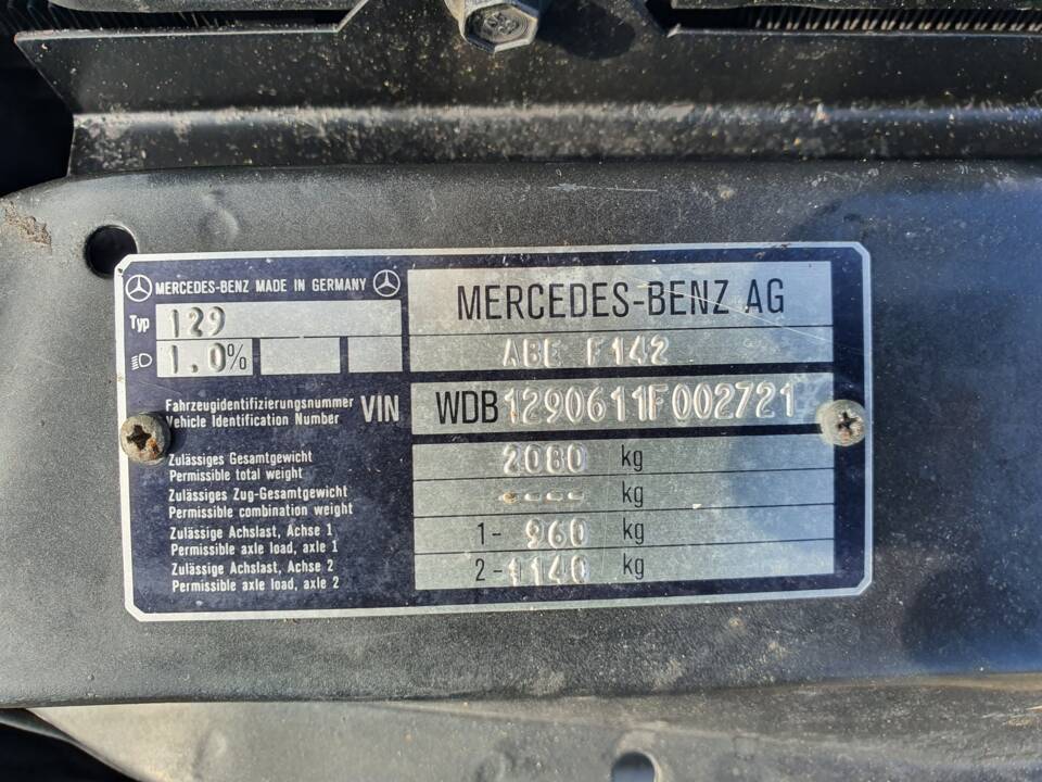 Image 26/28 of Mercedes-Benz 300 SL-24 (1990)