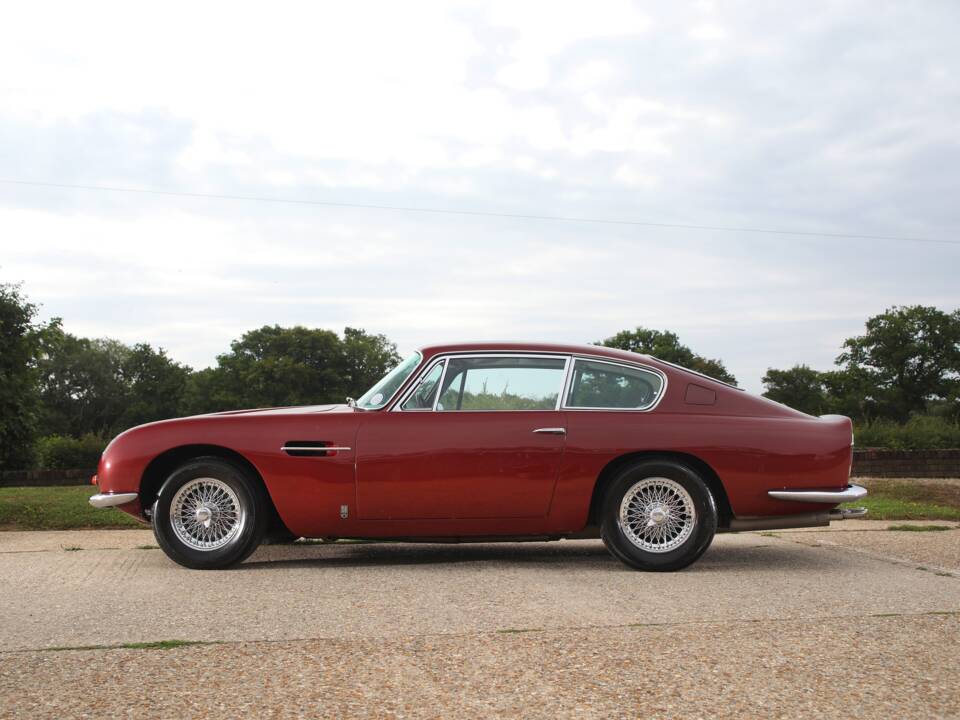 Image 10/23 of Aston Martin DB 6 (1966)