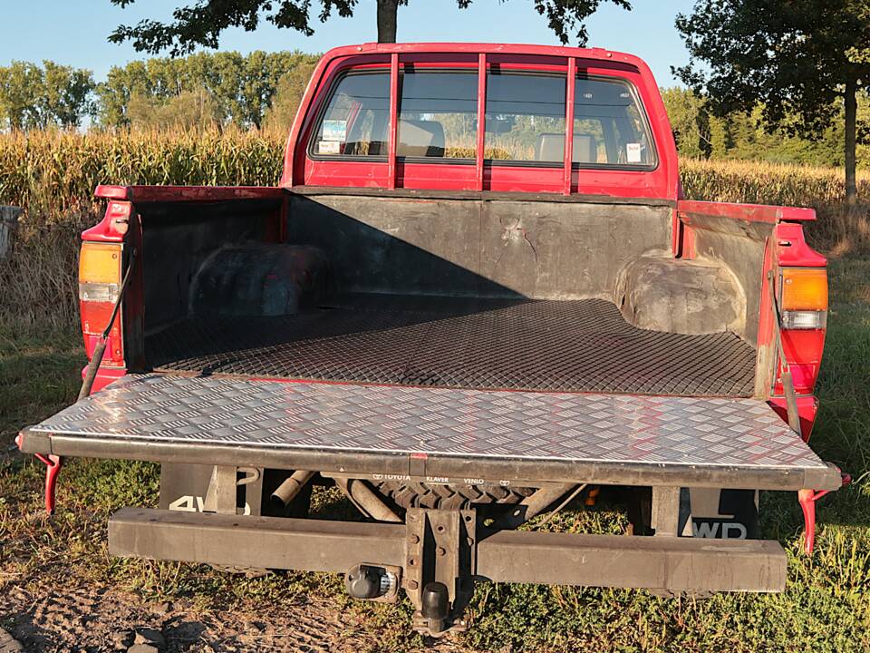 Bild 17/34 von Toyota Hilux (1988)