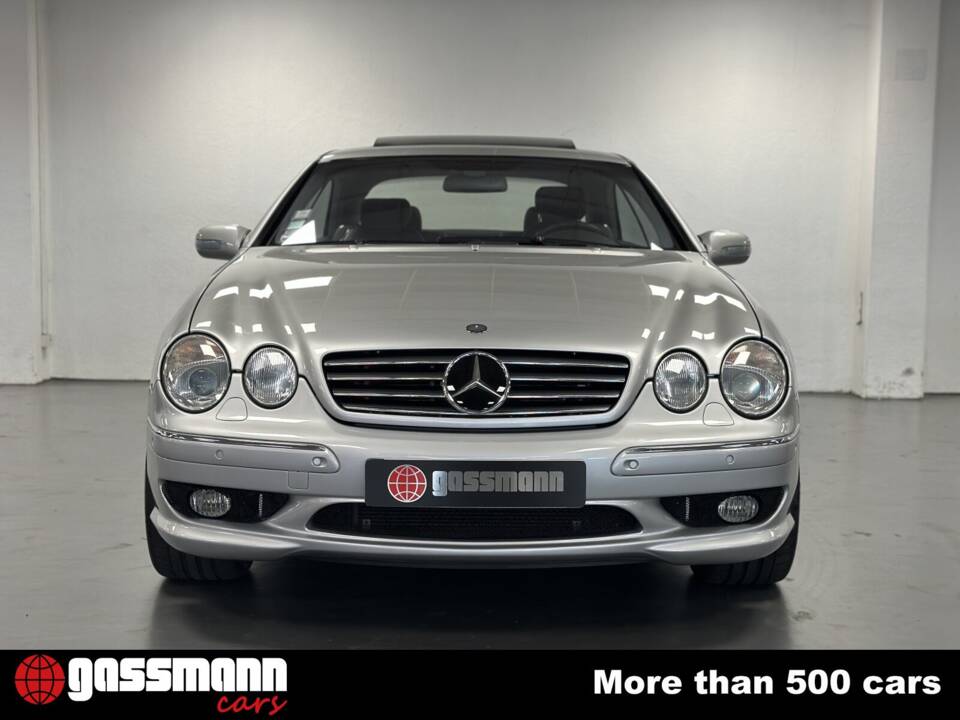 Immagine 7/15 di Mercedes-Benz CL 55 AMG (2001)