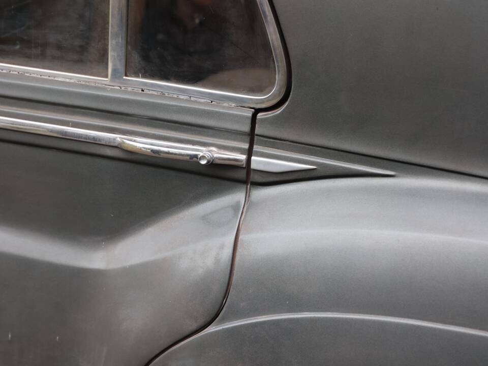 Image 18/50 of Bentley S 1 (1956)