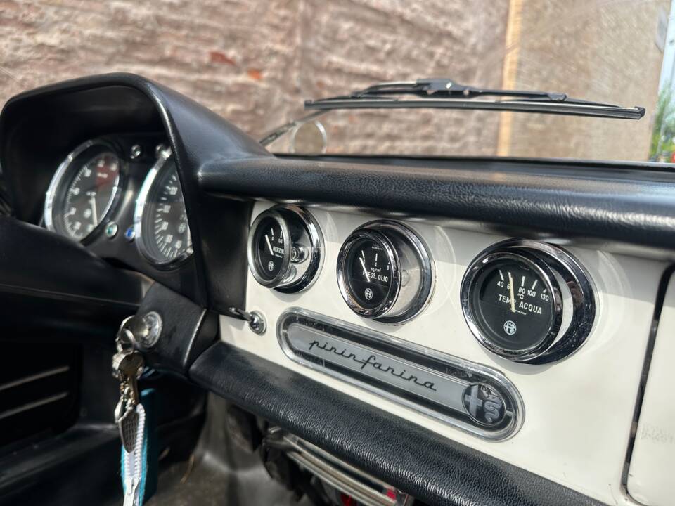 Image 63/63 of Alfa Romeo Spider 1300 Junior (1970)