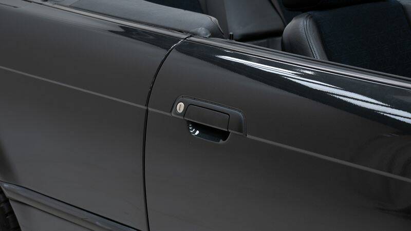 Image 14/15 of BMW 325i (1993)