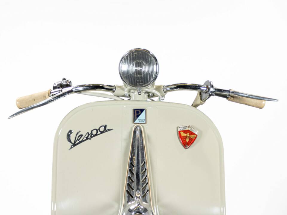 Bild 39/50 von Piaggio Vespa 150 "Struzzo" VL (1955)