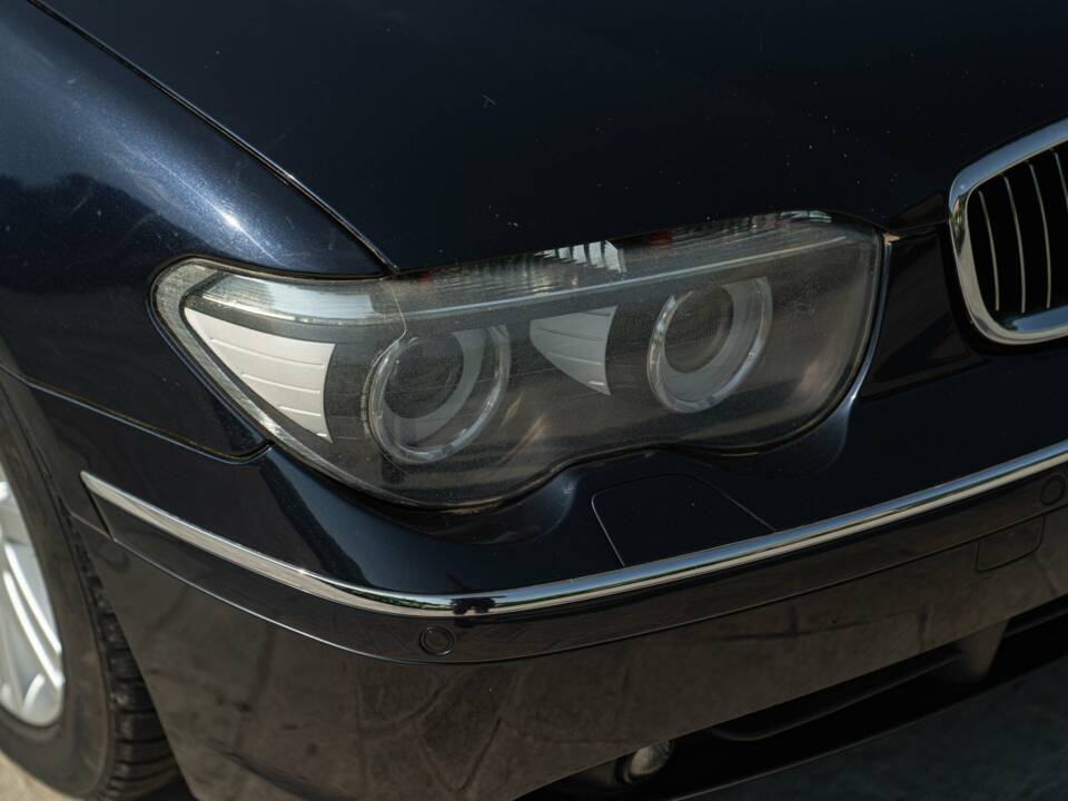 Image 19/50 of BMW 750iL (2001)