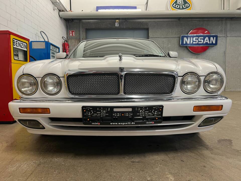 Image 3/15 of Jaguar XJ 6 4.0 Sovereign (1997)