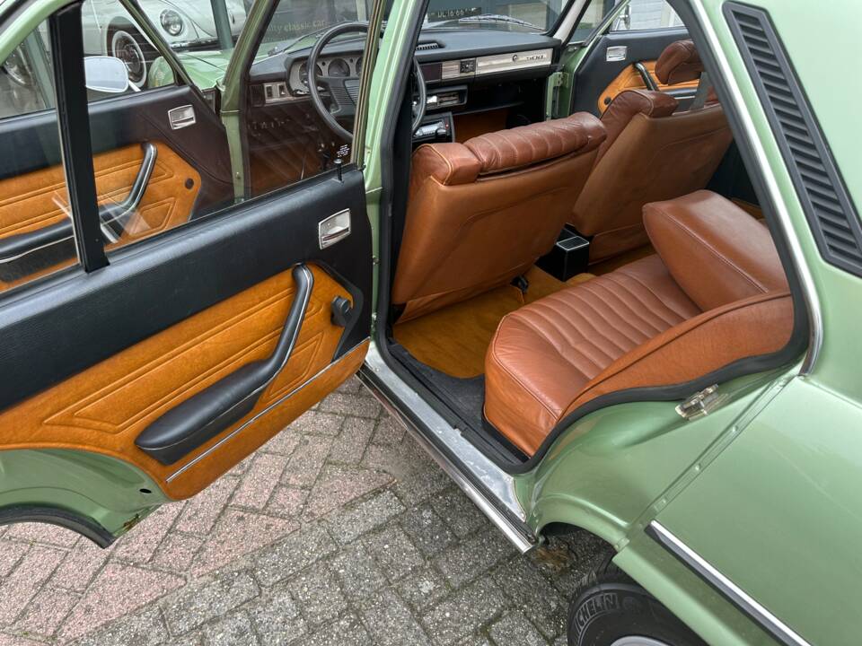 Image 37/80 of Peugeot 504 TI (1976)