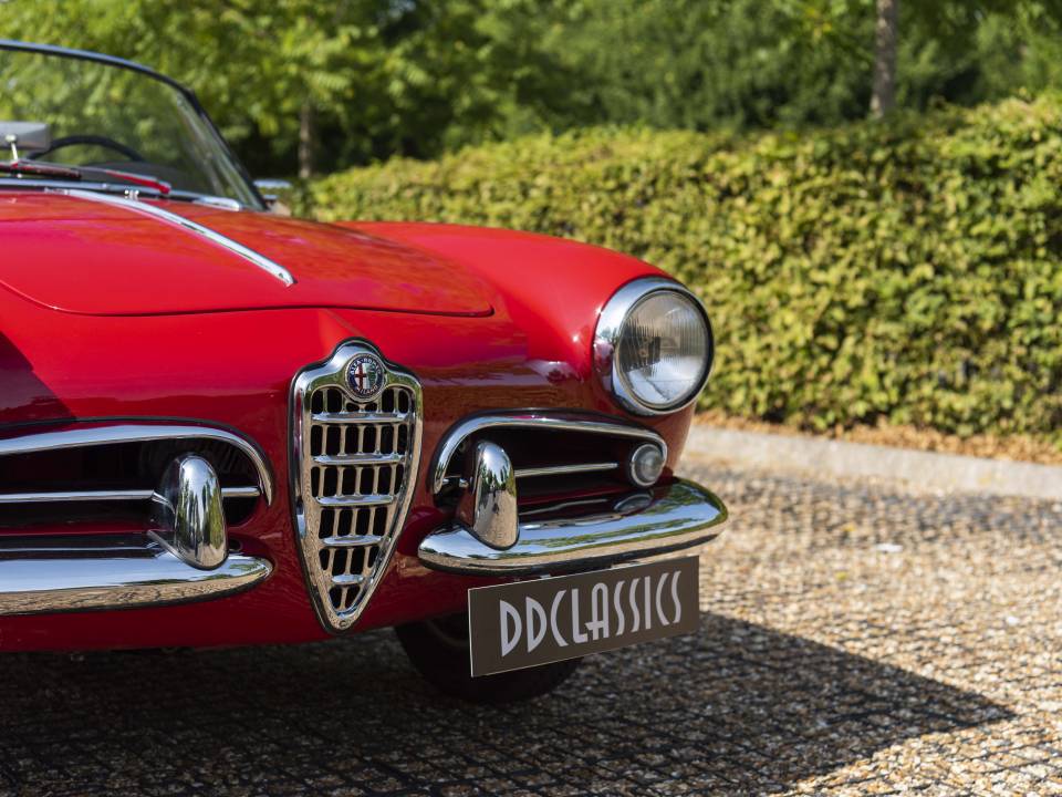 Image 12/34 of Alfa Romeo Giulietta Spider (1960)