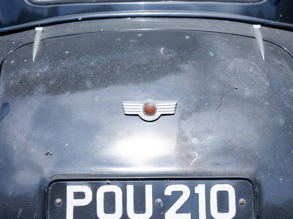 Image 17/36 of Morris Minor 1000 (1956)