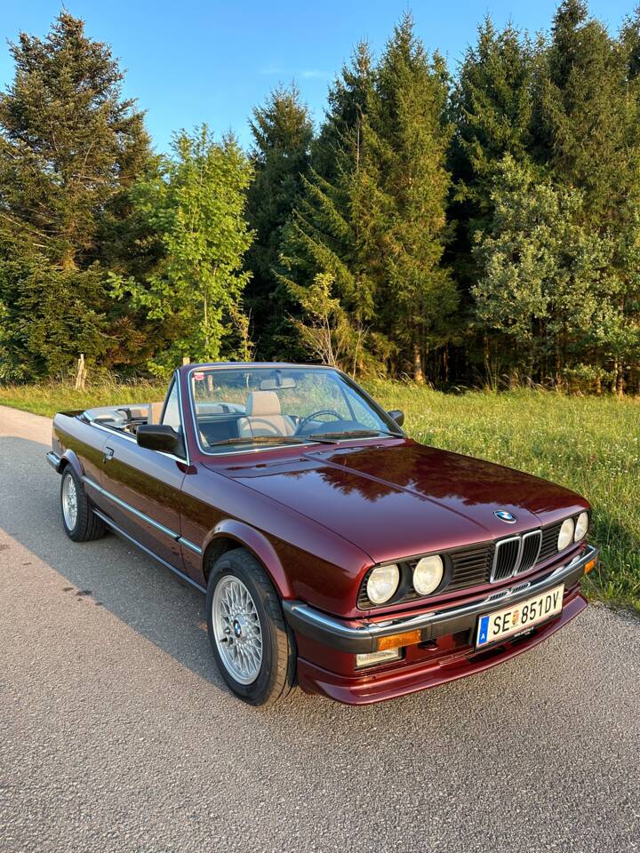 Bild 4/15 von BMW 325i (1987)